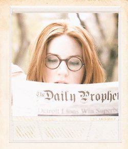 Gryffindor.Pelirroja natural.Potter estate quieto!!!. Severus nos vamos al prado a estudiar?.Remus vamos a comprar un libro.#HPMarauderFake