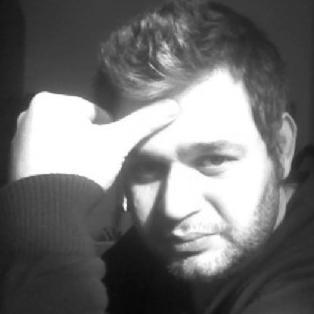 @SeRbestSaiR ( SeRbestŞaiR ) ............ @Esenkent34510 (Onur Bice )       Gözümde Nurum SeNi SeviYoRum´ da İmla Klavuzum...   Söyle Seni Kuponla mı Dağıttılar