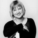 Norwegian writer, content markerer and former journalist and communications advisor. Mum and joyseeker. Life is now. Make the best of it.