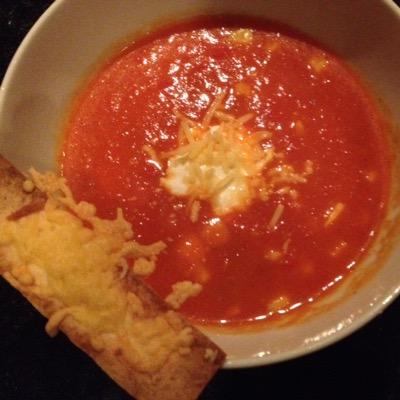 rvanderlinde's profile picture. getrouwd | mama van 2 boys | ambtenaar | gezelligheid | wijn | borrels | vrienden | familie | crossfit