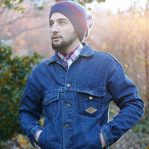 YldzErtrul's profile picture. Ne olmuş yani büyük adam olamadıysak hayallerimizi satmadık ya ...