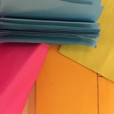 ETSongPostIt's profile picture. On the ride to work, I flip around the radio, find a song, and take a few minutes to draw the title on a post-it. I have not improved at this.