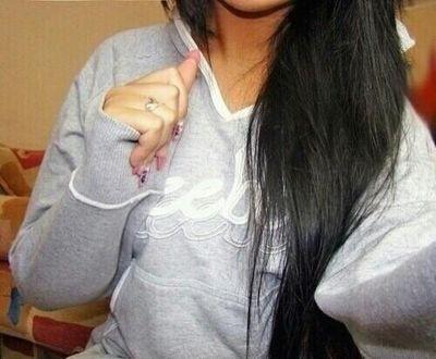 فتاة عشرينيه جامعيه وخبيره تجميل من ارض السلطنة