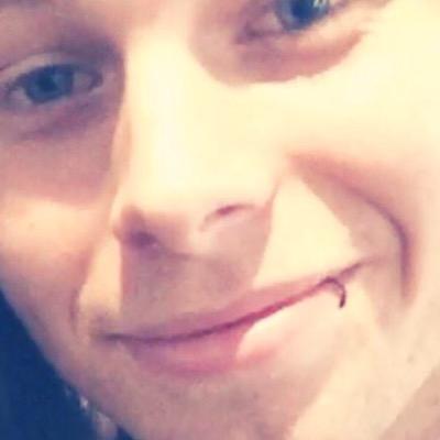 please follow @lukeslegs69 and rt and tag 5sos please https://t.co/Plii2rJWeP