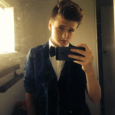 yasterbater's profile picture. fuck it you only get one chance