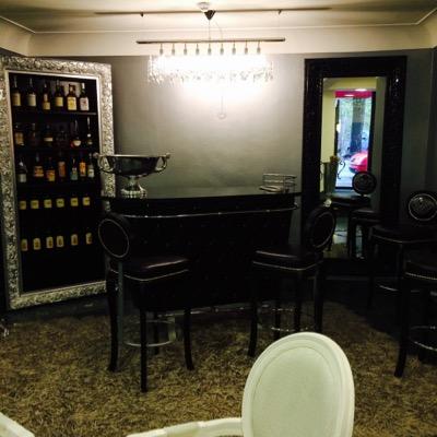 Hotel 4* vicino al centro storico a 400 mt. dalla metro. Close to the city center only 400 mts. from the underground. Our General Manager @Gianlucadimar