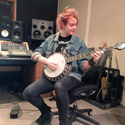 free follow from @starbucliffxrd i follow back sorry for bothering x