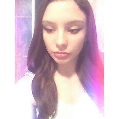 Hi guys! :) I love Ariana Grande,Beyonce,Taylor Swift,Little Mix,..Please follow me,I follow back ^_^