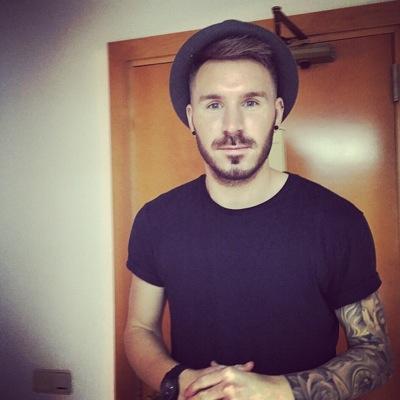 AdzGeorge's profile picture. Essex boy. Tennis Coach. Instagram adzg89