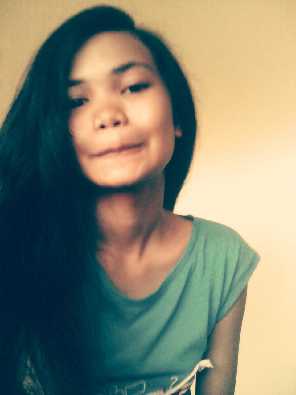 khamelarae_10's profile picture. If someone is strong enough to bring you down, show them that you are strong enought to get up.