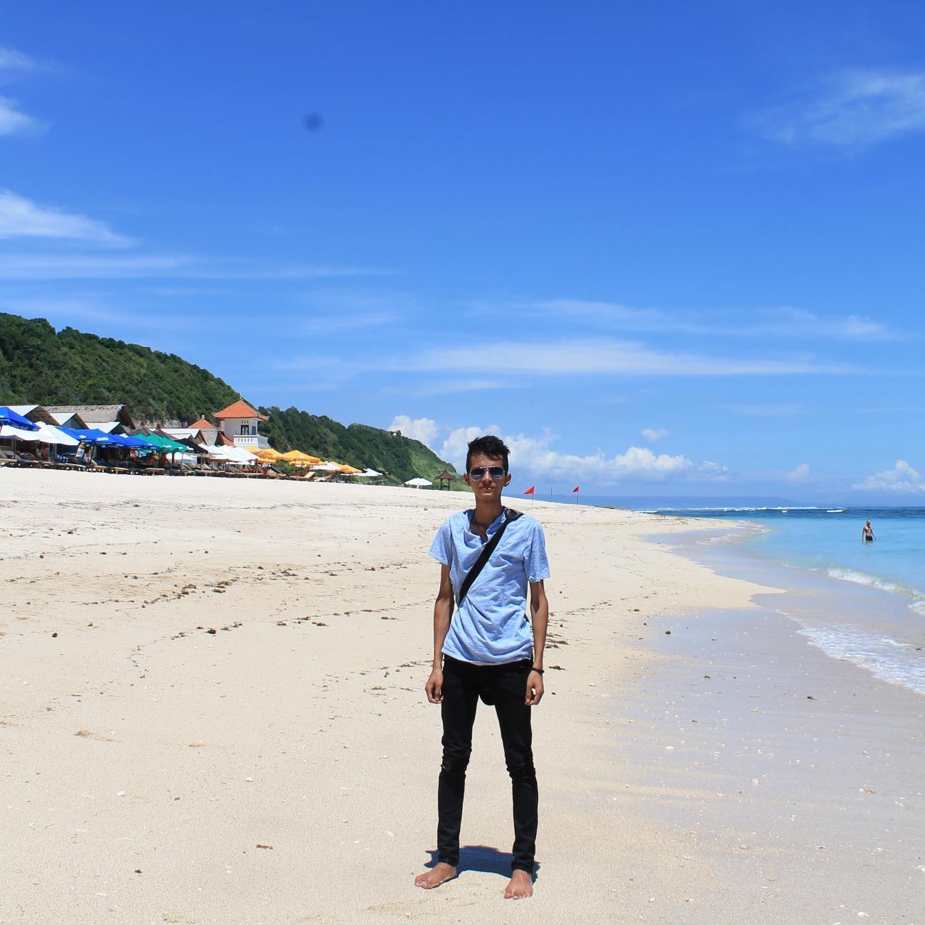 Product Specialist at PT Cybersama Technology | Founder of Ditama Technologies |  Bunda Mulia University