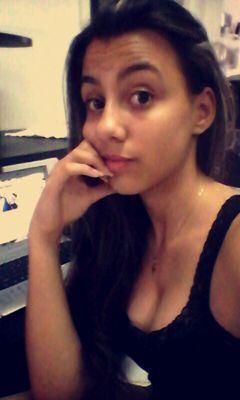 Enquanto vcs riem de mim por eu ser diferente, rio de vcs por serem todos iguais ;)                                                            Whats-05180409960