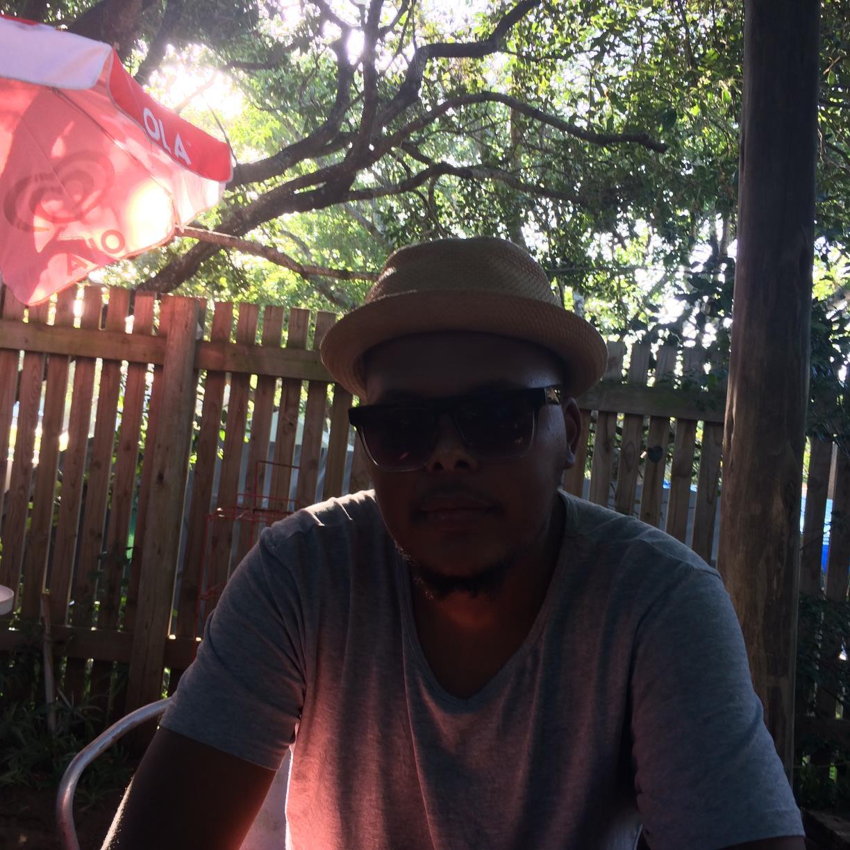 HlonelaD's profile picture. Pheonix we rise again