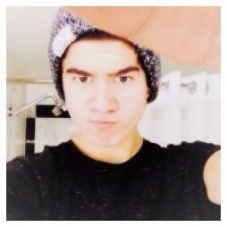 Calum Hood enthusiast      ☹/4