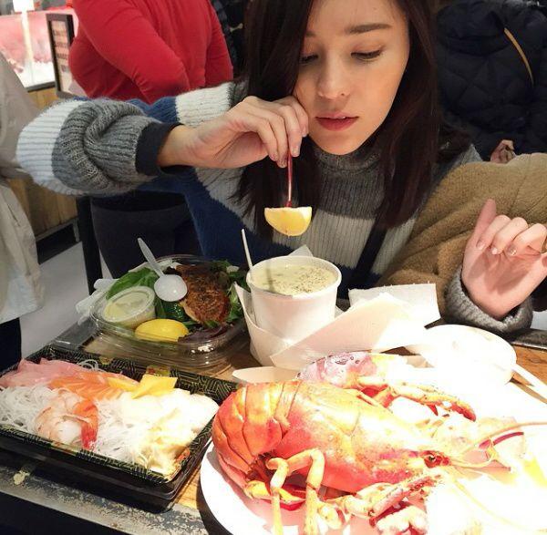 MB_AomSushar's profile picture. Roleplayer @MB_Roleplayer | dedicated to Aom Sucharat Manaying | thailand actress | singer | 1988lines | #KaumElite | #ThaiSquad | |et's be friends♡