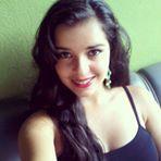 Sou uma pessoa sorrdente que ve o mundo cheio de cores ^-^