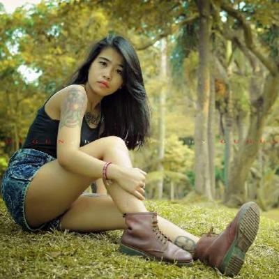 acal.., mom ., dan tuhan yg selalu bikin saya kuwat