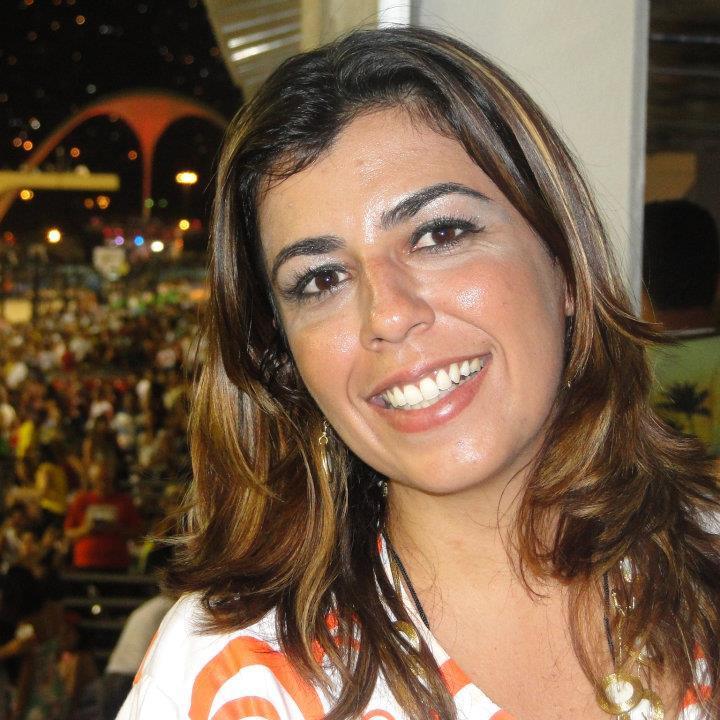 Jornalista, 15 anos em assessorias, reportagens, roteiros e produção cultural. Já morei em muitos lugares, minha formação é multicultural.