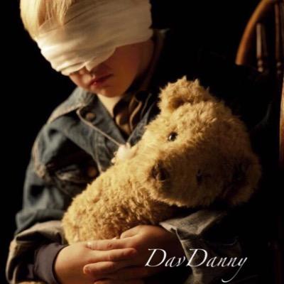 Dav Danny are filled with loads of comedy, cool modern magic 🌚 https://t.co/cUmrzzcJpF 📨