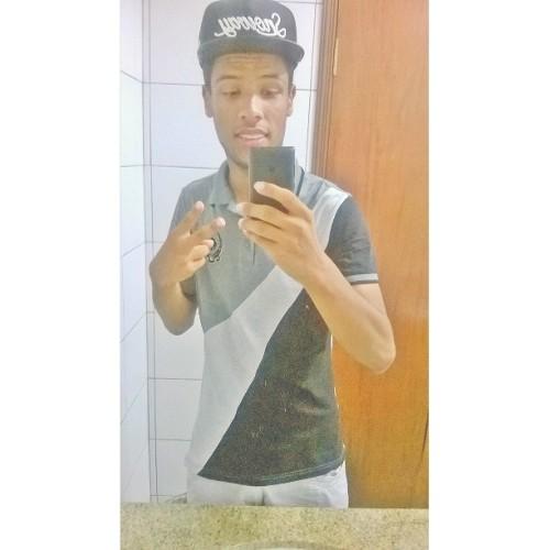 Nunca desista daquilo que te faz feliz. ✌