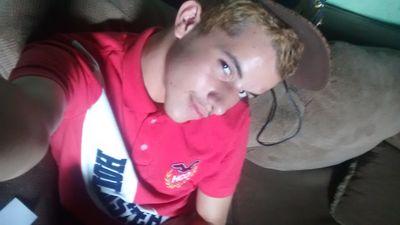 Meu nome é riselio santos de almeida eu tenho 16 anos nascido em dia 10 de abril 1998 nasce na paraíba  eu sou soteiro estudo o primeiro ano do ensino médio