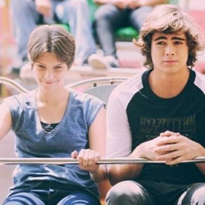 Nunca diga nunca....Porque eu nunca desistirei dos meus sonhos! Amando muito meus RebeldeS @Lua_Blanco e @Aguiarthur