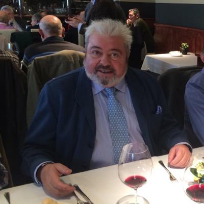 No pertenezco a ningun partido, digo lo que pienso aunque ofenda. Catolico. Sportinguista.Taurino. Asturianu de Xixon