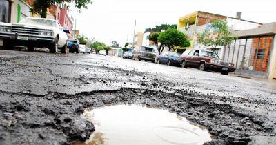 Mándanos la ubicación del BACHE e iremos a tomarle una FOTOGRAFIAS o si tienes la foto MANDAR HAREMOS LA COLECCION MÁS GRANDE DE BACHES.