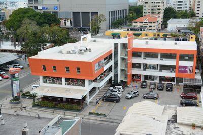 Plaza Morichal 
Ubicada en la Calle Max Henriquez Ureña #83 
Telefono:809-621-8551
Fax: 809-622-8231