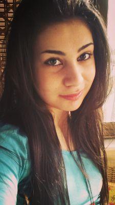 Em taym ^-^ syrian girl and proud :-D 7alab ^-* follow me :* ♥ #instgram Naya shoushe