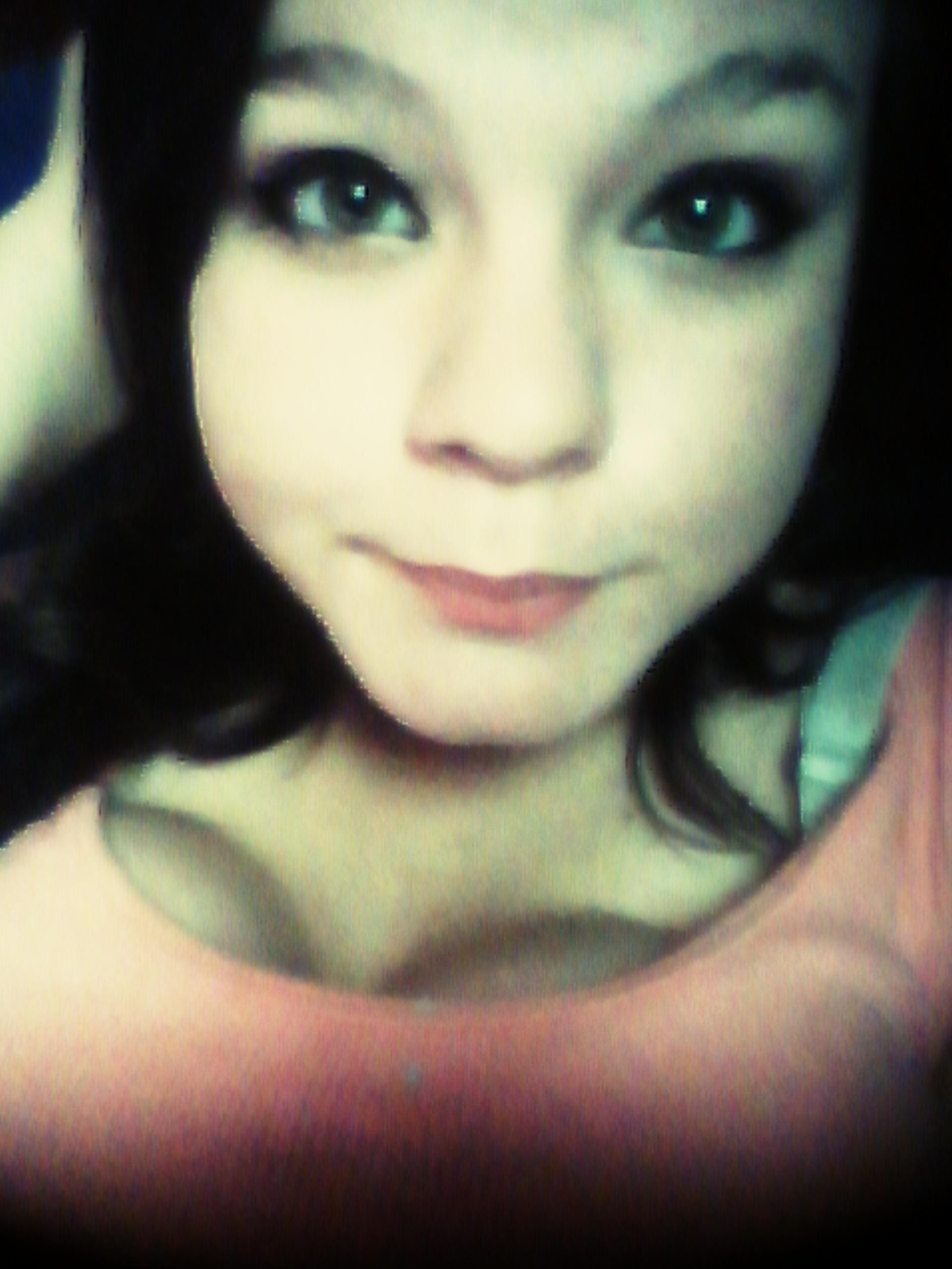 marrentinhadodi's profile picture. rock na veia,guitarra na mão
pagode no lixo,samba no chão !