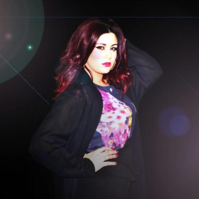 Singer/songwriter from Manchester. Currently working with producer Wingrove Ward on RnB album INSTINCT - now available for pre-order on iTunes!!