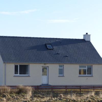 CottageLochside's profile picture. Luxury Hebrides self catering accommodation, set in the beautiful island of South Uist in the Outer Hebrides of Scotland.