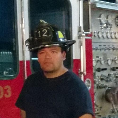 tumluisjavier's profile picture. Paramédico, Bombero especialista en desastres