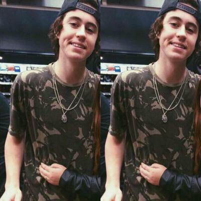 Follow @quitenash and turn on her notifications for a dm to Nash Grier