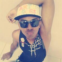 - Seguir-me que eu Te Sigoo  !@Monster , @Lady Gaga , @ Demi Lovato , @Beyonce.