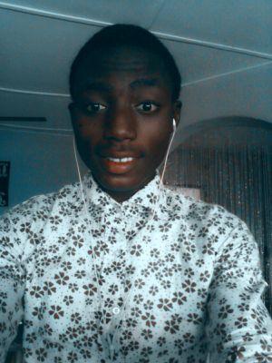 Am a cool guy who love mkin new frnds nice buh nt gentle dats wu I am