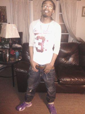 MrMcHenry86's profile picture. Somewhere in yo bitch.