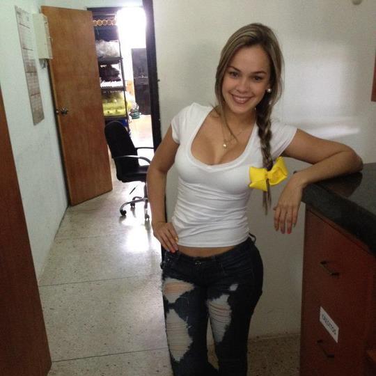 fabizambrano209's profile picture. 