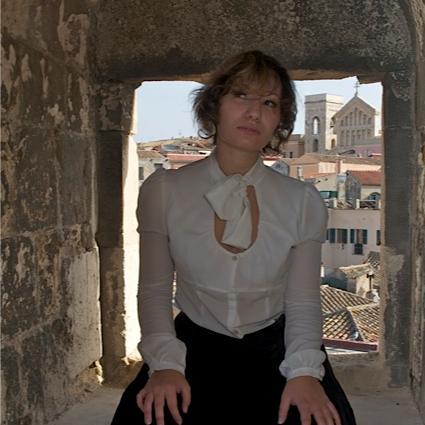 MariellaCortes's profile picture. Giornalista, autrice e formatrice.
In libreria con "Il grande libro delle storie non scritte", "Enigmistica Gentile" (Mondadori).