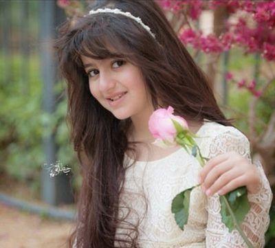 ‏‏‏سأغرد على كل غصن يعجبني ,وليس بالضروره ان اكون شاعره اوكاتبه لااحاول التعبير بل انتقي ماراق لي من كلمات للتعبير عما عجزت عن قوله