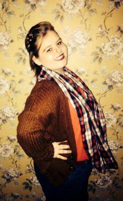 follow me and ill follow back!!! 17 from scotland and works at Savers in Clydebank shopping center
