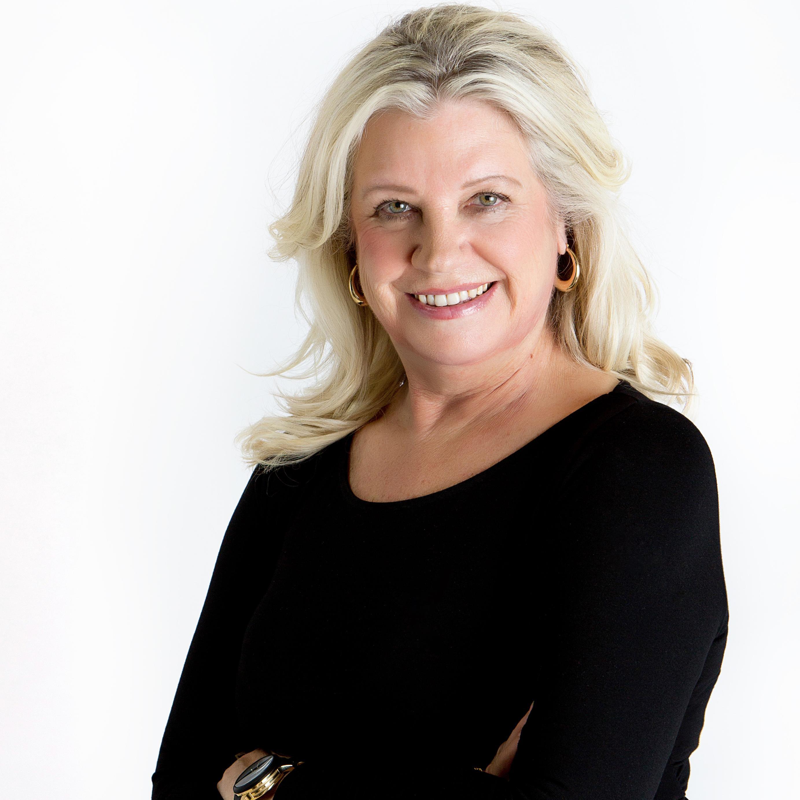 Realtor, Sales of Luxury Properties | British Born* Proud Honolulu Resident 
Coldwell Banker Pacific
Diamond Head-Kahala Office
Jackie.CollinsBuck@CBPacific.com