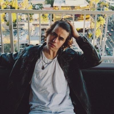 follow @EdithGonzalez76 for dms to 2/12 + more