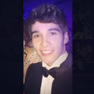 14 de noviembre del 1992 un hermoso niño llego al mundo para cambiarme la vida y no a mi si no a muchas❤️Alex me siguio 30|01|15 7:12 Pm.❤️