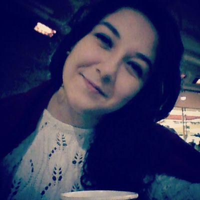 Belki de bir şarkının notaları olarak doğduk. Seni şarkının sonuna, beni nakarat kısmına koydular belki... Dillerde ben dolaştım ama hep sonum sen oldun...