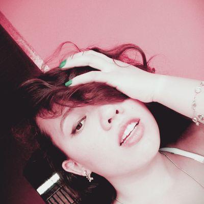 Faço uns videos aí pro YouTube /canal: IHnemteconto / instagram: @natalia.borges.311
