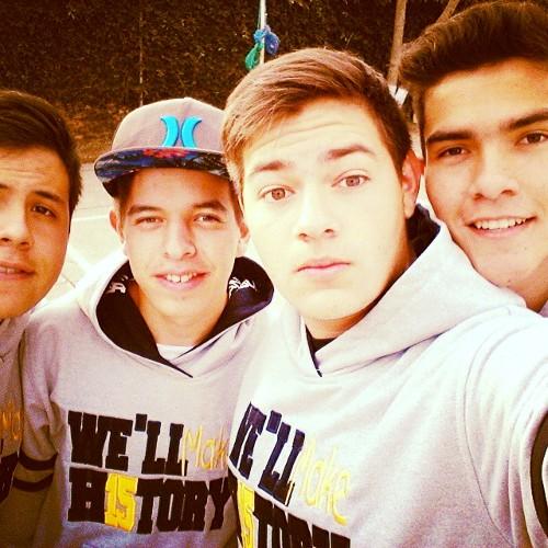 17 |♥Dios♥ |♥BMX♥ | ♥Fut♥Delantero♥Diestro♥#8|♥Metal♥| Electronica♥| Fan de Marvel♥| instagram: neco_martinez