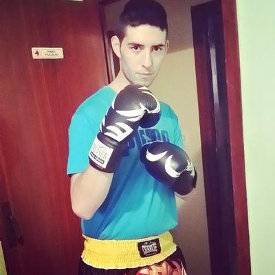 Amante de las artes marciales,el kick boxing es mi pasión , tècnico en telecomunicaciones e informática. Telefónica en Burgos