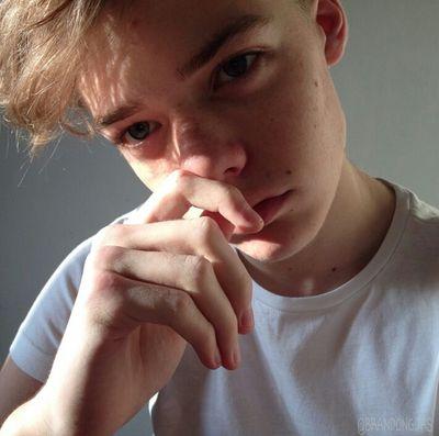 Dormi, che sono pazzo di te e non mi posso più fermare, un limite non c'è. aric | gavriel amore, fenton puzzola, lowis mio | Fan account